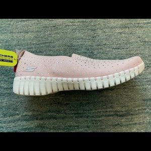 Sketchers Go Walk shoes